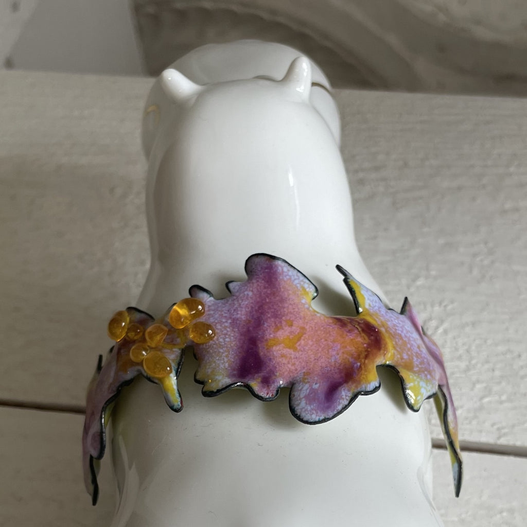 Hippopotame en porcelaine de limoges de la manufacture la seynie et structure en email les emaux arediens
