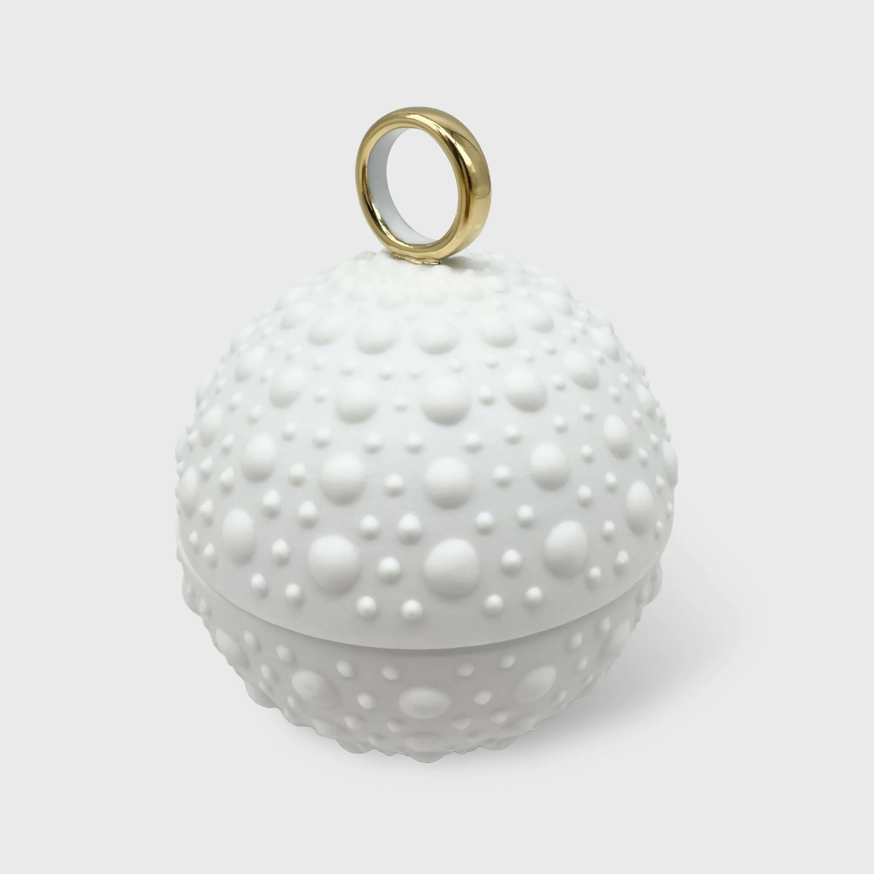 boite a secrets et bijoux ou bonbonniere en porcelaine création de la manufacture la seynie avec du relief