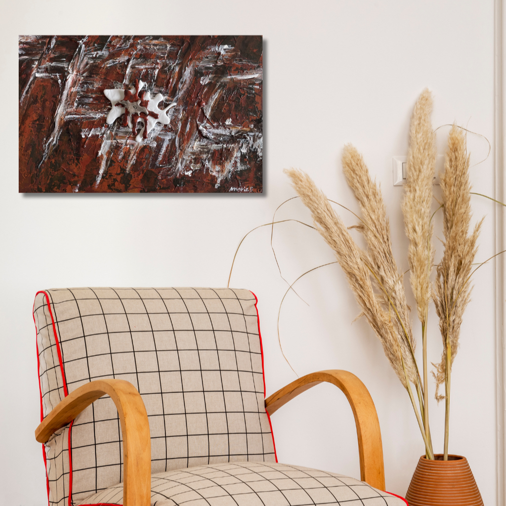 oeuvre tableau acrylique et porcelaine représente l'embouchure de l'oued. couleurs noir marron et blanc format paysage 41x27 accroche audessus d'un fauteuil